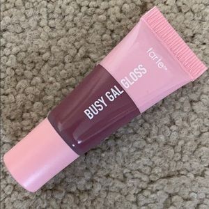 5/25✨busy gal gloss in togetherness